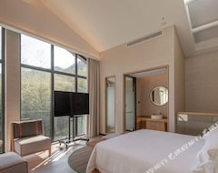 Khách sạn Renli Xinbo Mogan Hot Spring Resort (Huzhou, Trung Quốc)