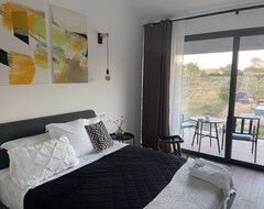 Bed & Breakfast Zambujal Suites (Sesimbra, Portugal)