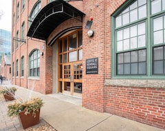 Hele huset/lejligheden Industrial 2br In Kendall Square W/ Gym Near Mit & Mgh By Blueground (Cambridge, USA)