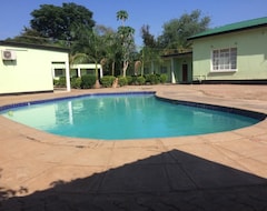 Khách sạn Richland Lodge (Livingstone, Zambia)