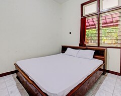 Hotelli Oyo 92710 Losmen Tjabe Merah (Praya, Indonesia)