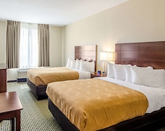 Hotel Quality Inn & Suites Near Tanger Outlet Mall (Gonzales, USA)
