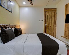 OYO 18581 Hotel Blue Inn Residence (Navi Mumbai, India)