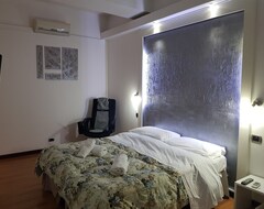 Bed & Breakfast Rooms2Rent (Reggio Calabria, Ý)
