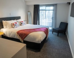 Hotel Give (Christchurch, New Zealand)