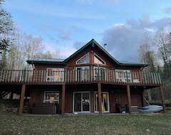 Casa/apartamento entero Waterfront Chalet Oasis Perfect For A Quiet Summer Or Winter Getaway (Lac-Ernest, Canadá)