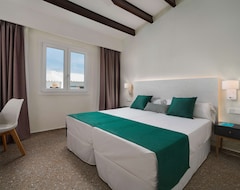 Hotel AluaSun Far Menorca (Sant Lluis, Spain)