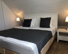 Cijela kuća/apartman Big House With Wifi, Sleeps 8. 4 Mins From Isaberg Skiing, Mtb And Golf Course. (Gislaved, Švedska)