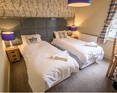 Hotel Crown And Anchor (Woking, United Kingdom)