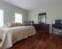 Cijela kuća/apartman Large + Comfortable! Great Location! Sleeps 14! (Philadelphia, Sjedinjene Američke Države)