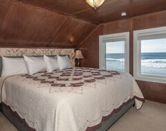 Hele huset/lejligheden Ocean Front Cottage / Hot Tub / Walk To Casino (Lincoln City, USA)