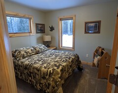 Entire House / Apartment Newly Built Upper Red Lake Cabin - Less than a mile from the south shore. (Kelliher, USA)