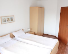 Koko talo/asunto 3 Apartment In A Quiet Location Of Travemünde, Swimming Pool + Sauna In The House, Wi-Fi, Balcony (Lyypekki, Saksa)