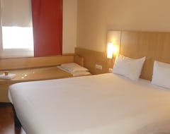 Hotel ibis Istres Trigance (Istres, France)