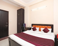 Khách sạn OYO 9073 RN 32 (Noida, Ấn Độ)