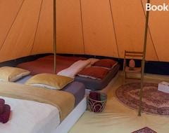 Khu cắm trại Luxe Tent Op De Boerderij (Ronnet, Pháp)
