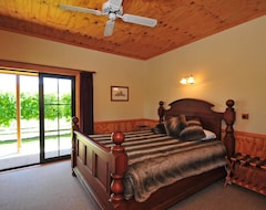 Guesthouse River Rock Estate (Cromwell, New Zealand)