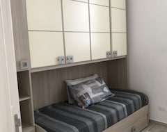 Apparthotel Ou Appartement (Ficarazzi, Italy)