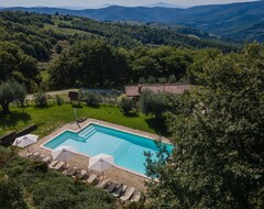 Toàn bộ căn nhà/căn hộ Villa Nestled In The Large Green Of The Surrounding Umbria (Greggio, Ý)