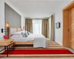 Khách sạn Hotel Budva (Budva, Montenegro)