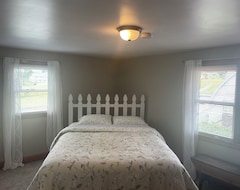 Hotel Awesome Renovated Amish Farmhouse At Travelers Loft (Millersburg, USA)