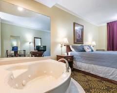 Hotel Plantation Oaks Suites & Inn (Millington, USA)
