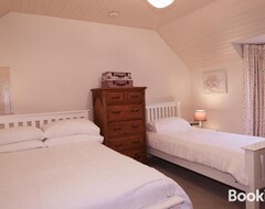 Huoneistohotelli Dunollie Luxury Bed & Breakfast (Drumnadrochit, Iso-Britannia)