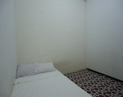 Hotelli Spot On 93445 Penginapan Alfafa Scorpio (Lubuk Baja, Indonesia)