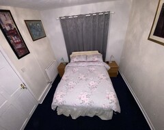Toàn bộ căn nhà/căn hộ Private Double Room And Living Room (Kilwinning, Vương quốc Anh)
