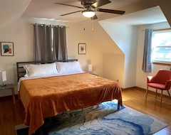 Toàn bộ căn nhà/căn hộ • Lively 4 - Bedroom 2 King Beds • (Indianola, Hoa Kỳ)