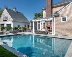 Tüm Ev/Apart Daire In-town Modern Colonial Compound With Pool (Edgartown, ABD)