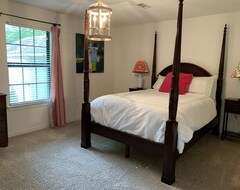 Hele huset/lejligheden Huge Open Floor Plan 5 Bedroom/3 Full Bath Home 8 Minutes From U Of A (Fayetteville, USA)