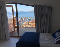 Tüm Ev/Apart Daire Luxury Villa With Infinity Pool And Jacuzzi Within 2 Minutes Walk Of The Sea (Antalya, Türkiye)
