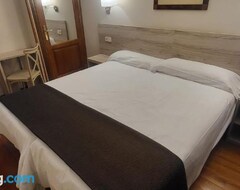 Hotel Ducay Rooms (Olite, España)