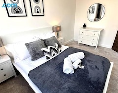 Tüm Ev/Apart Daire Luxury 1 Bedroom Apartment In Old Trafford (Trafford Park, Birleşik Krallık)