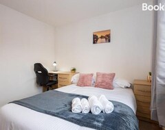 Casa/apartamento entero Beautiful 4 Bed House In Manchester Free Parking (Mánchester, Reino Unido)