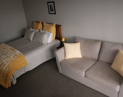 Bed & Breakfast 73 Milton Accommodation (Cambridge, Uusi-Seelanti)
