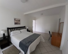 Khách sạn Rock View Lodge (Nelspruit, Nam Phi)