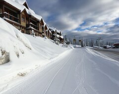 Cijela kuća/apartman #1 Blacksmith Lodge - Beautiful Ski-in/ski-out Townhome, Close To Village Centre (Beaverdell, Kanada)