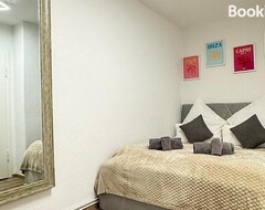 Tüm Ev/Apart Daire Regency Apartments - Traumhafte Zentrale 40m2 Wohnung Mit Kinoleinwand, Wifi Und Netflix (Hannover, Almanya)