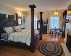 Aparthotel Curwood House Bed&breakfast (Owosso, USA)