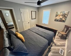 Hele huset/lejligheden Stay In Historic Downtown Hays In Upscale Accommodations (Hays, USA)