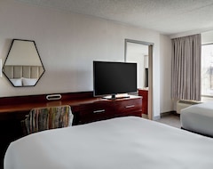 DoubleTree by Hilton Fairfield Hotel & Suites (Fairfield, ABD)