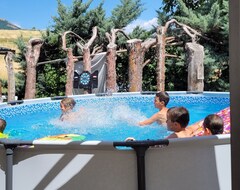 Cijela kuća/apartman House For 6 People With Garden/swimming Pool Hautes Alpes (august 13 To 20) (La Roche-des-Arnauds, Francuska)