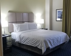 Khách sạn Candlewood Suites - Plano North, an IHG Hotel (Plano, Hoa Kỳ)
