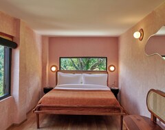 Khách sạn Minimalist An Eco Farmstay (Shimla, Ấn Độ)