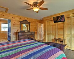 Hele huset/lejligheden New! 2br Shenandoah Cabin W/mountain Views! (Shenandoah Junction, USA)