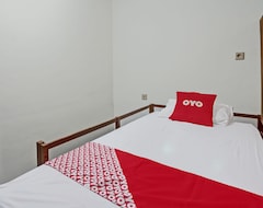 Hotel Oyo 92736 Bougenville Rover (Lamongan, Indonesia)