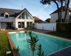 Tüm Ev/Apart Daire Beautiful Holiday Home, Very Close To The Sea With Private Pool (Ouistreham, Fransa)