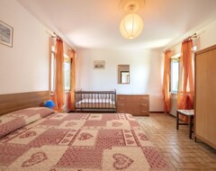 Toàn bộ căn nhà/căn hộ Vacation Home Il Castelliere In Rive Darcano - 6 Persons, 2 Bedrooms (Rive d'Arcano, Ý)